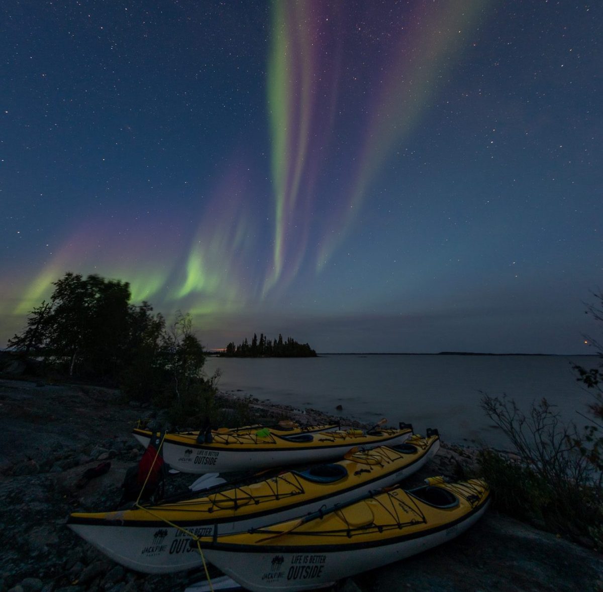 northern lights tour in the northwest territories