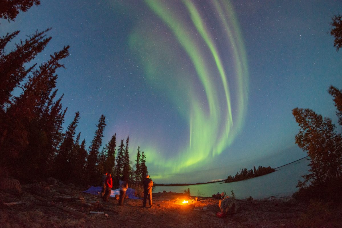 northern lights tour in yellowknife