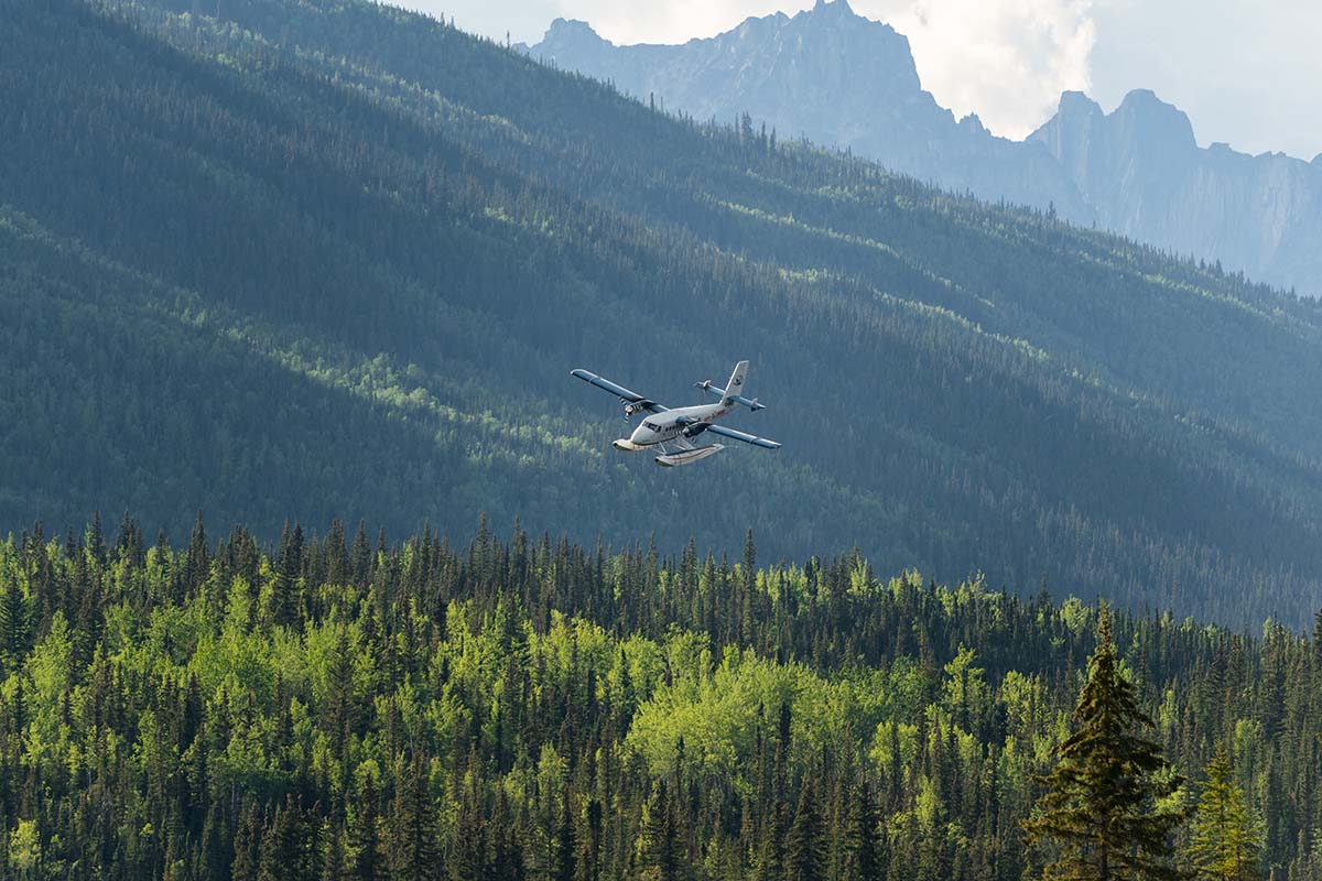 float plane landing on the nahanni river